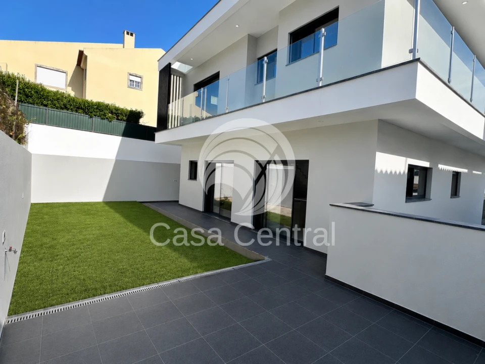 Moradia T3 para Venda em São Domingos de Rana Foto 3