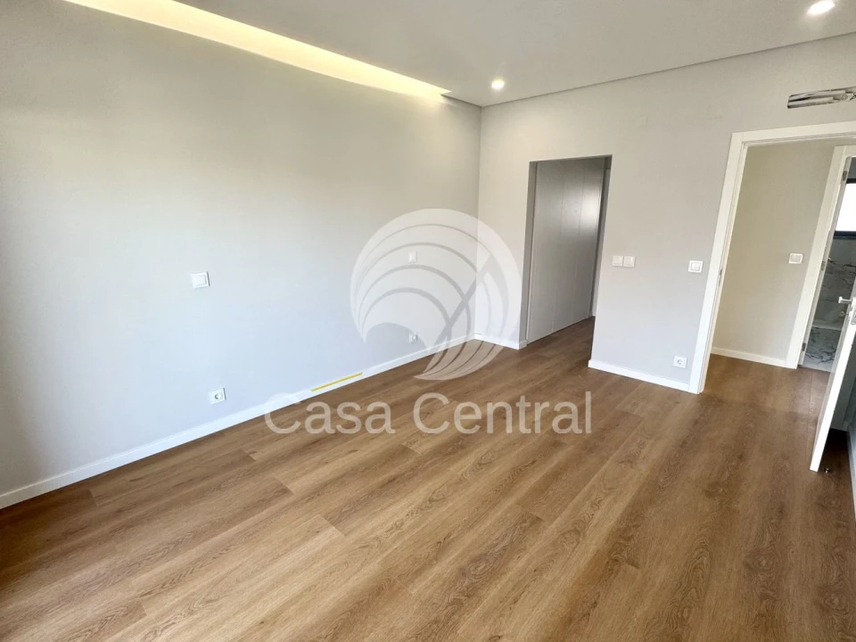 Moradia T3 para Venda em São Domingos de Rana Foto 17