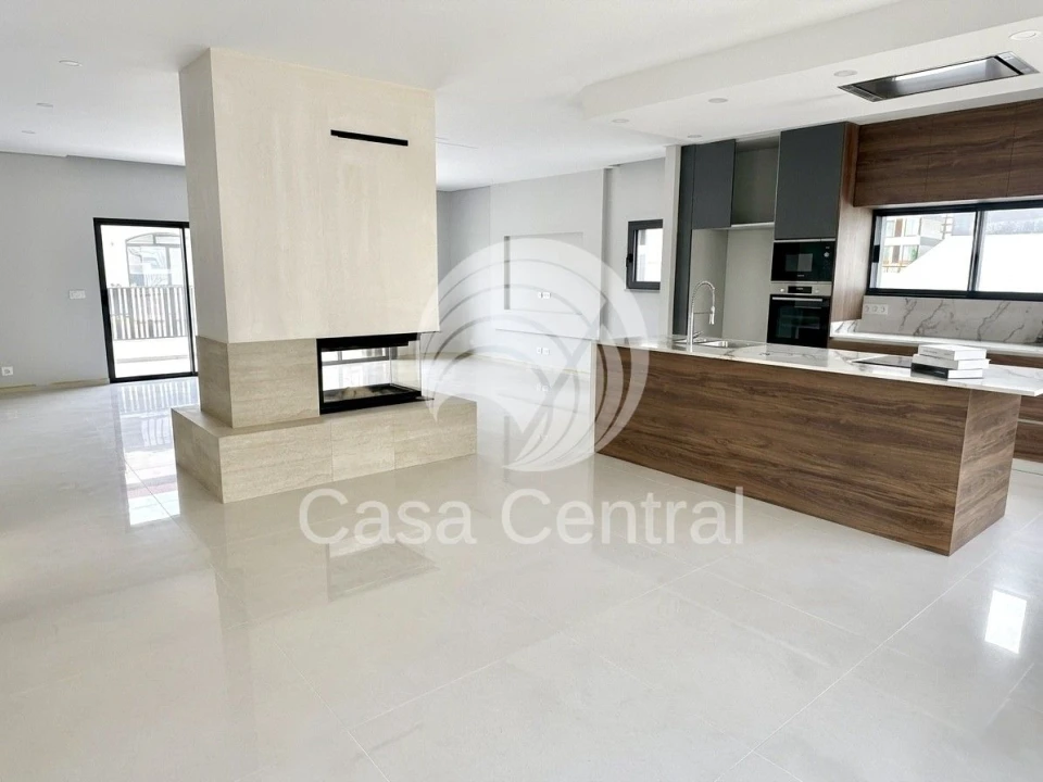 Moradia T3 para Venda em São Domingos de Rana Foto 5