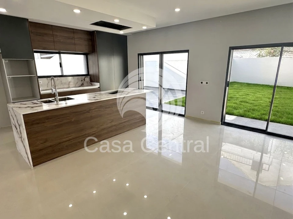 Moradia T3 para Venda em São Domingos de Rana Foto 8