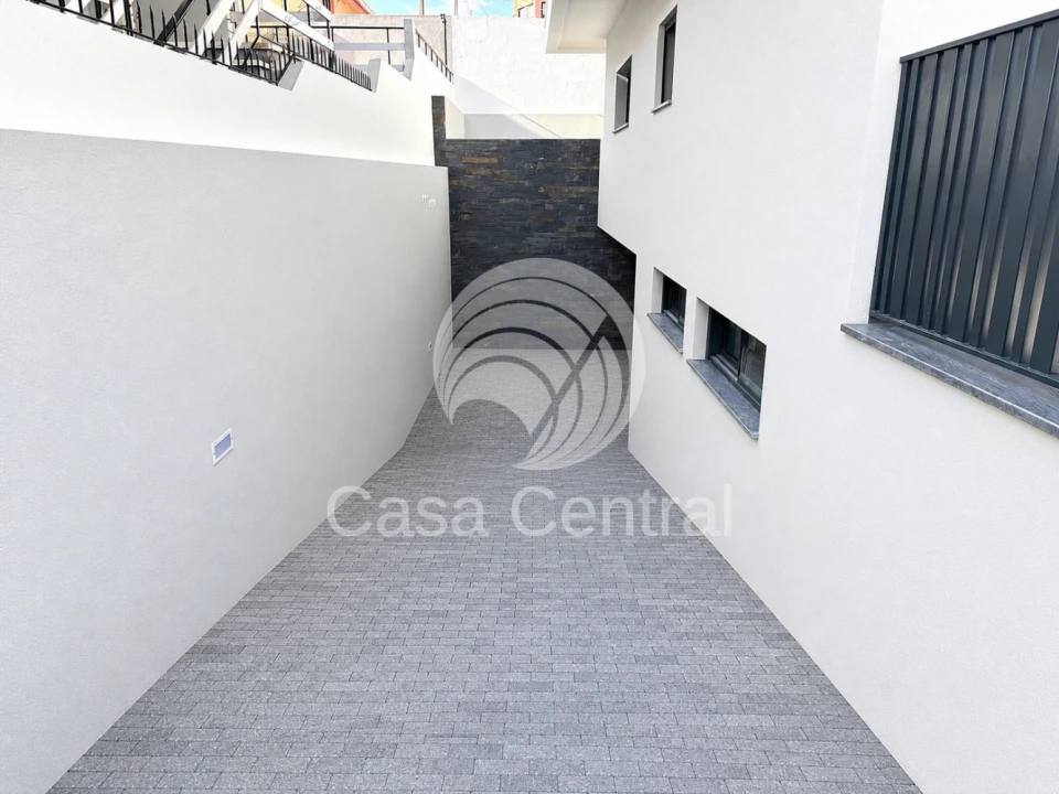 Moradia T3 para Venda em São Domingos de Rana Foto 39