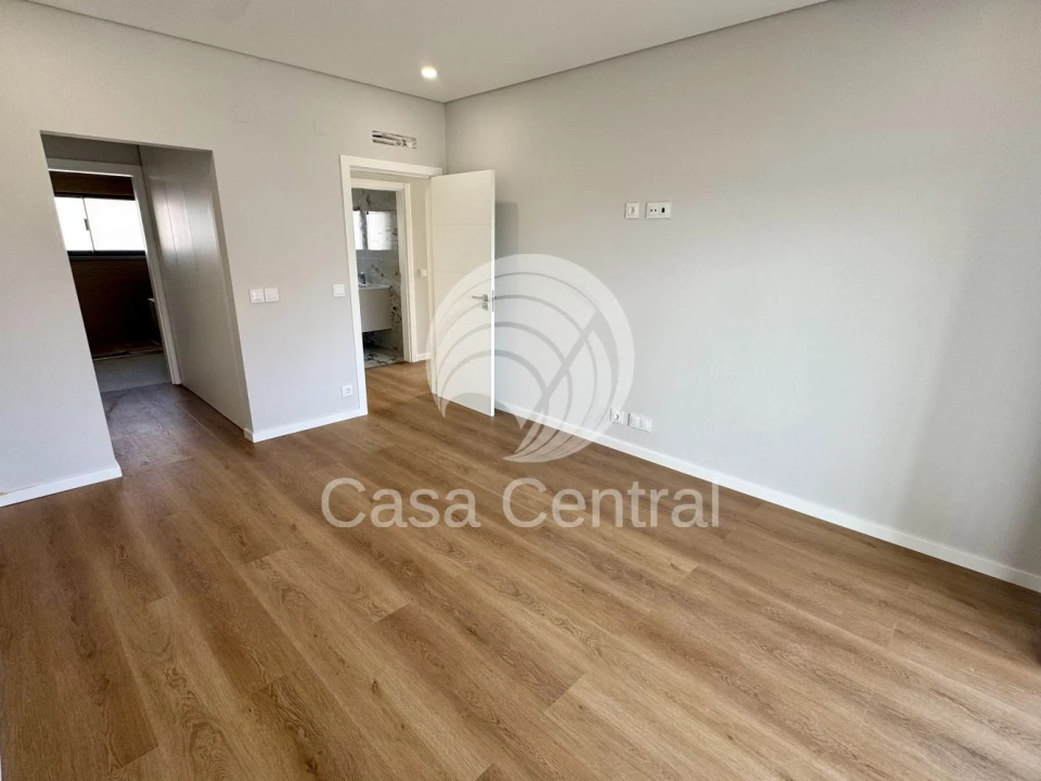 Moradia T3 para Venda em São Domingos de Rana Foto 18