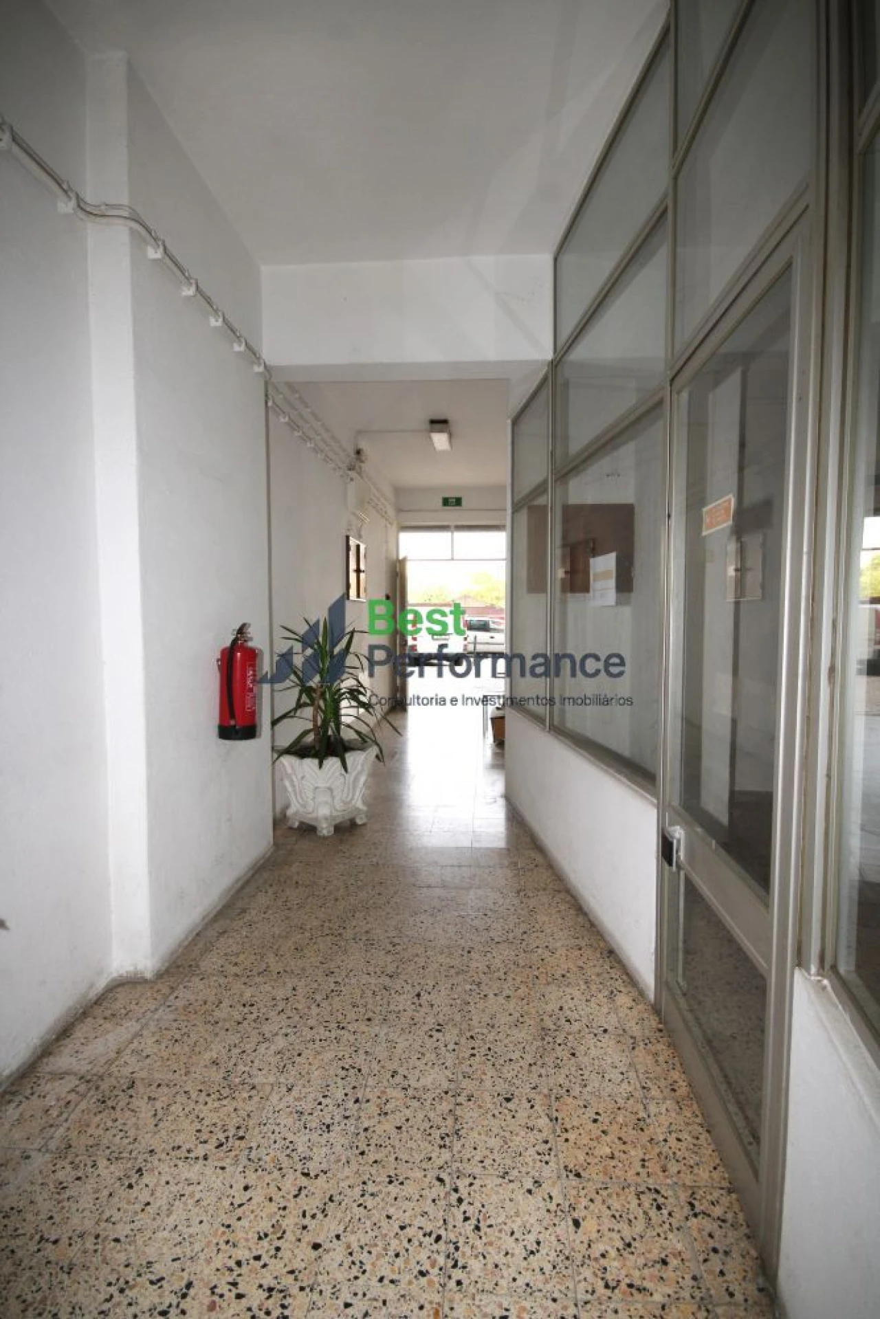 Loja para Venda em Alhandra, São João dos Montes e Calhandriz Foto 7