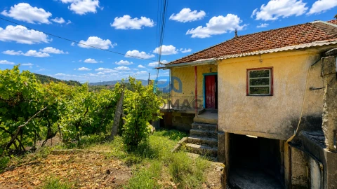 Moradia T3 para Venda em Santa Marinha do Zezere