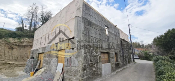 Moradia T3 para Venda em Golães