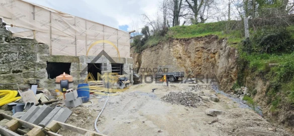 Moradia T3 para Venda em Golães