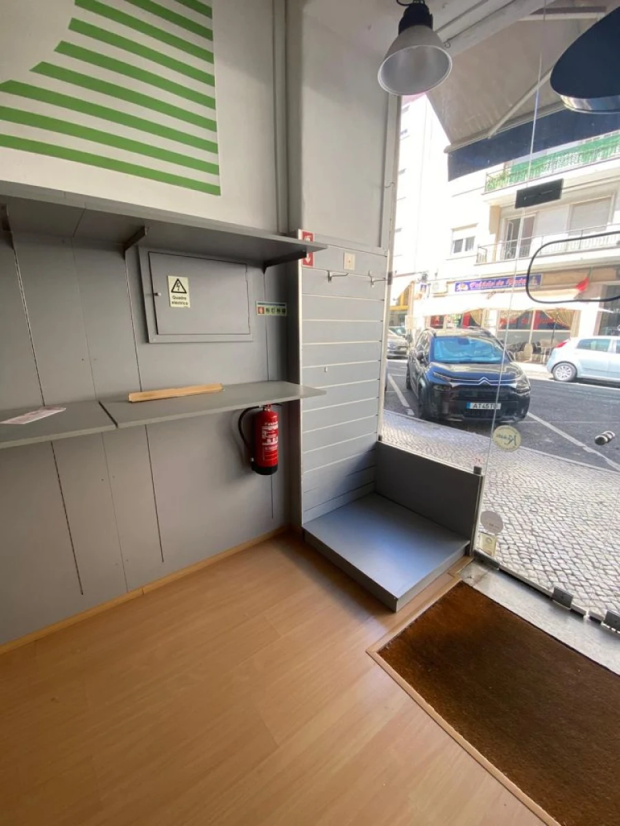 Loja para Arrendamento em Alvalade Foto 19