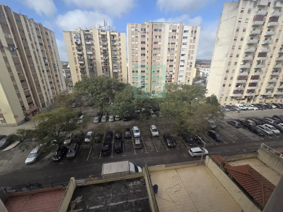 Apartamento T3 para Venda em Carregado e Cadafais Foto 1