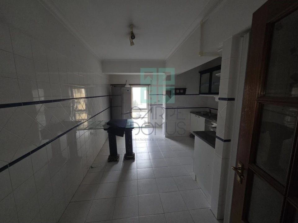 Apartamento T3 para Venda em Carregado e Cadafais Foto 13