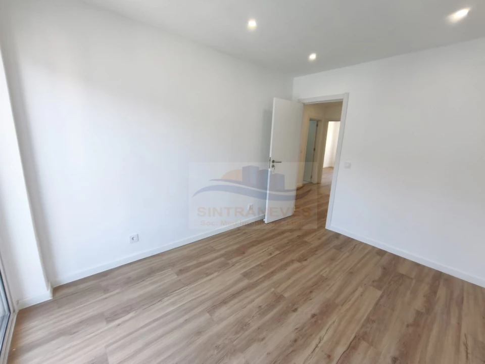 Apartamento T3 para Venda em Cacém e São Marcos Foto 4
