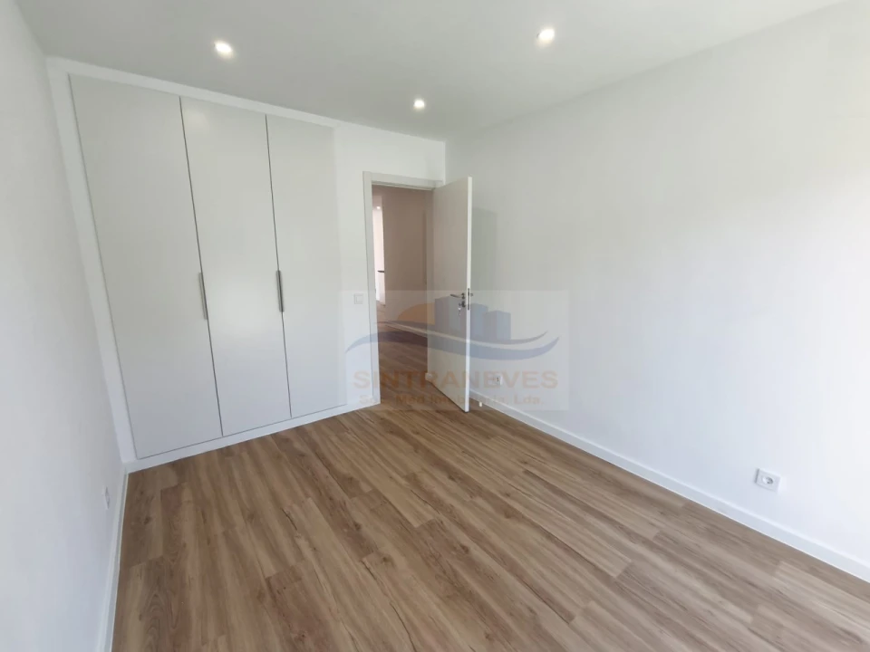Apartamento T3 para Venda em Cacém e São Marcos Foto 10