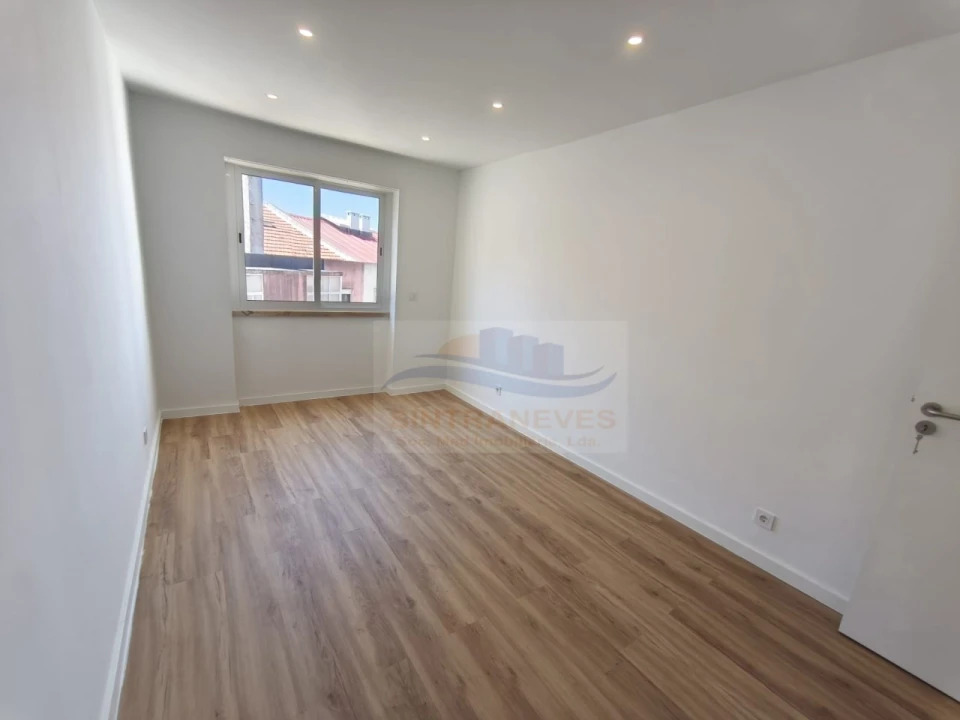 Apartamento T3 para Venda em Cacém e São Marcos Foto 19