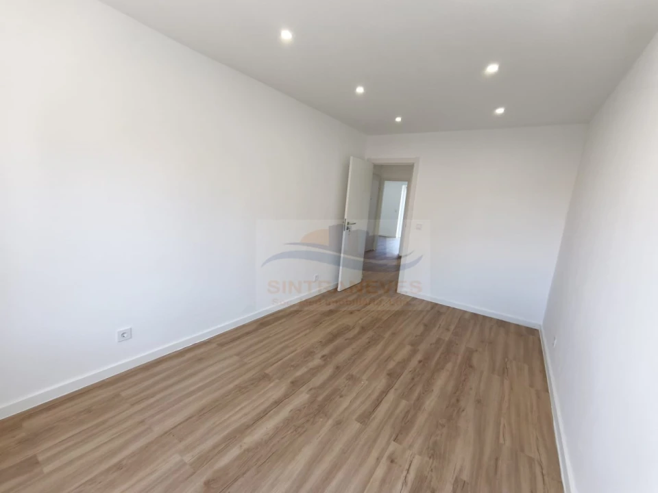 Apartamento T3 para Venda em Cacém e São Marcos Foto 20