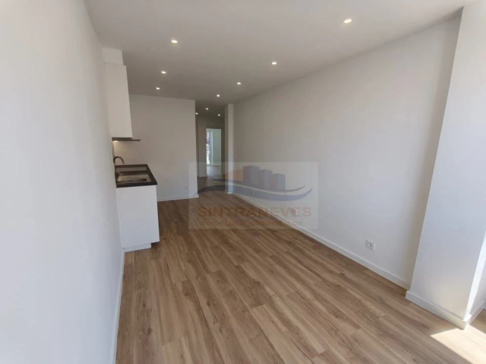 Apartamento T3 para Venda em Cacém e São Marcos Foto 30