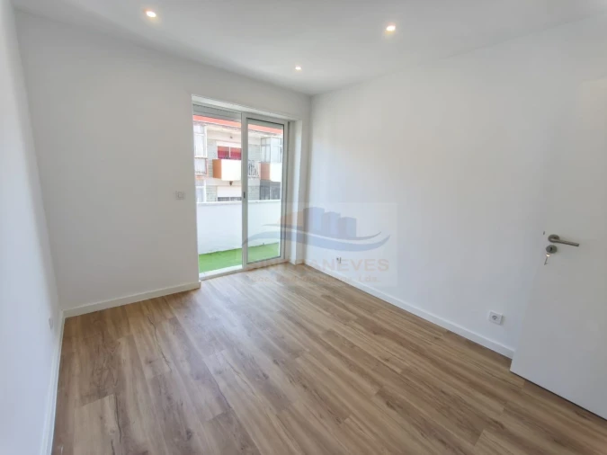Apartamento T3 para Venda em Cacém e São Marcos Foto 3