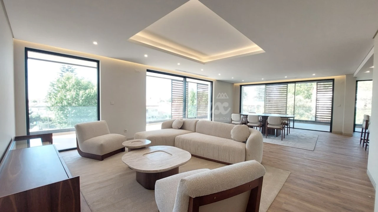 Apartamento T4 para Venda em Carcavelos e Parede Foto 2