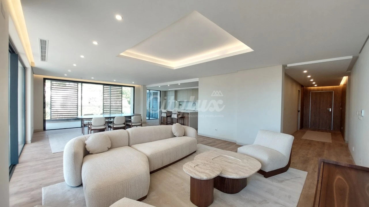 Apartamento T4 para Venda em Carcavelos e Parede Foto 3