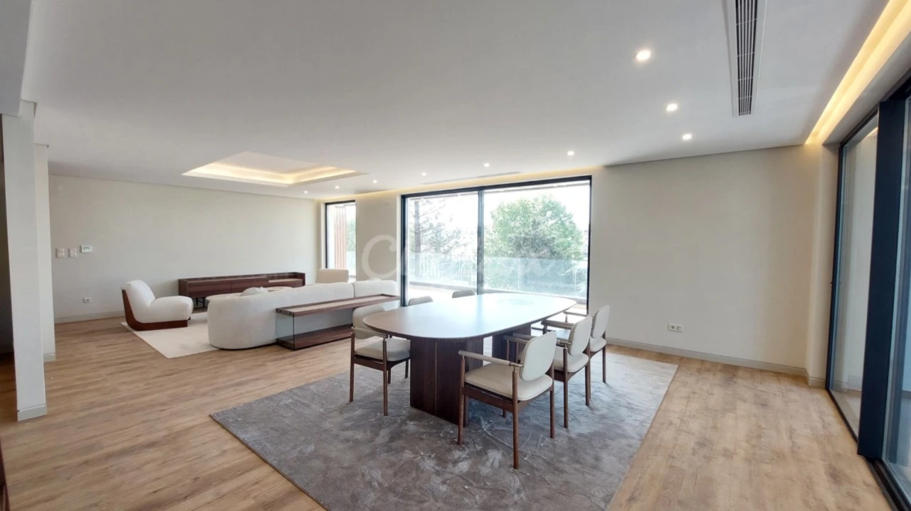 Apartamento T4 para Venda em Carcavelos e Parede Foto 5