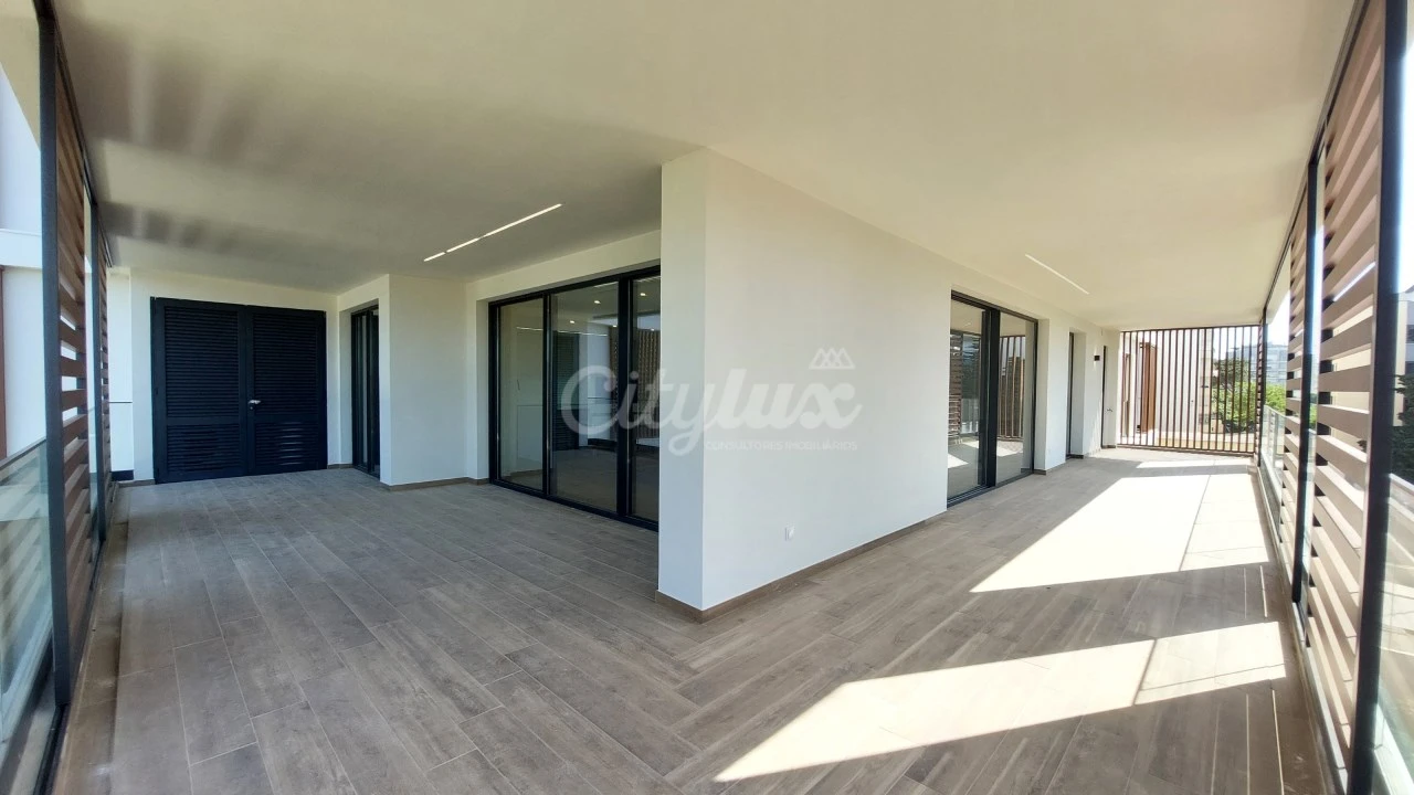 Apartamento T4 para Venda em Carcavelos e Parede Foto 7