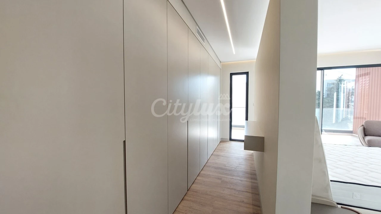Apartamento T4 para Venda em Carcavelos e Parede Foto 20