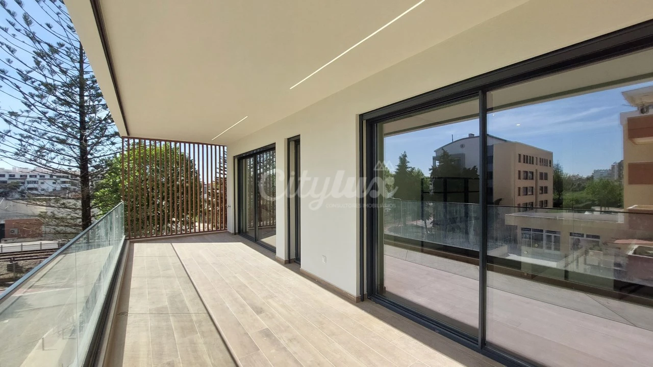 Apartamento T4 para Venda em Carcavelos e Parede Foto 24