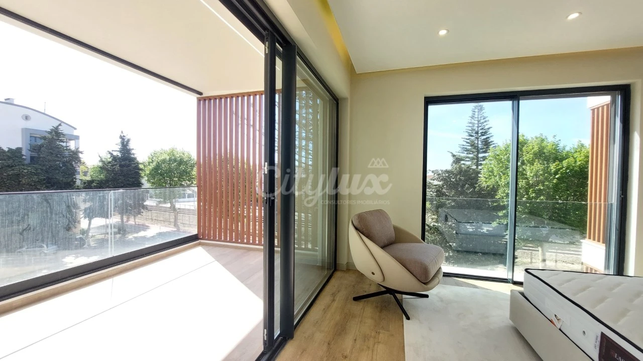 Apartamento T4 para Venda em Carcavelos e Parede Foto 18