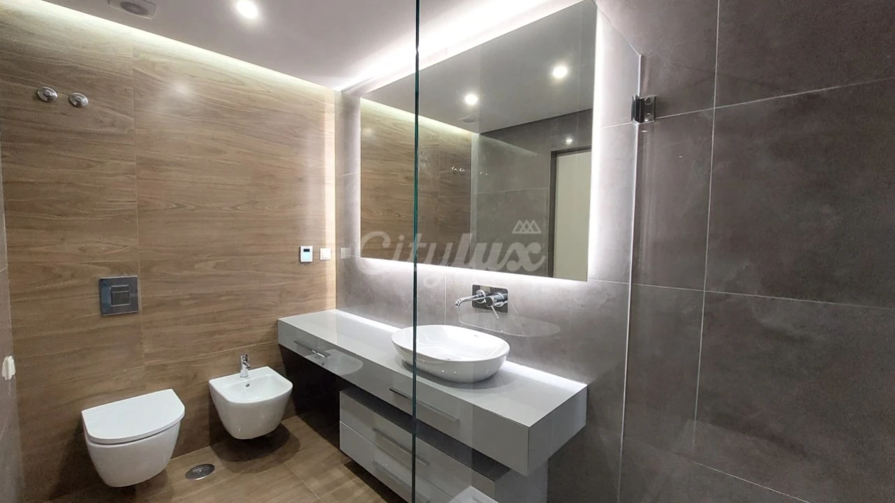 Apartamento T4 para Venda em Carcavelos e Parede Foto 30
