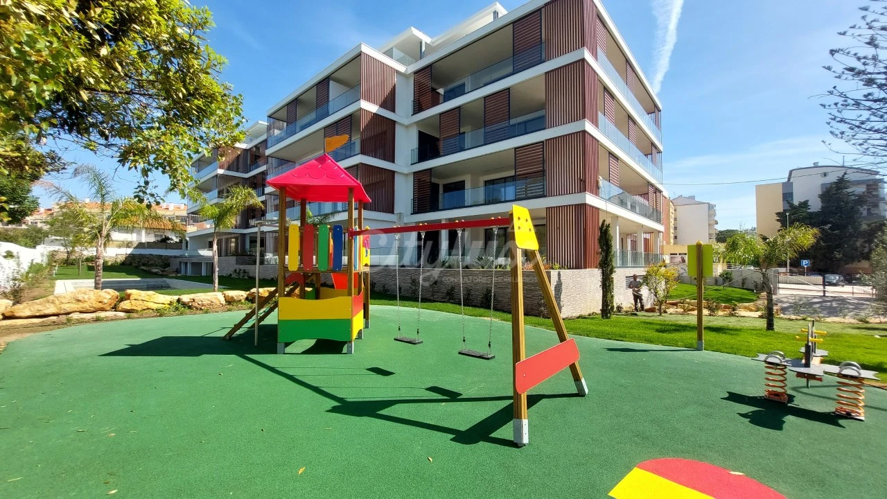 Apartamento T4 para Venda em Carcavelos e Parede Foto 39