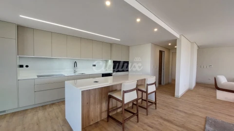 Apartamento T4 para Venda em Carcavelos e Parede