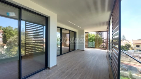 Apartamento T4 para Venda em Carcavelos e Parede