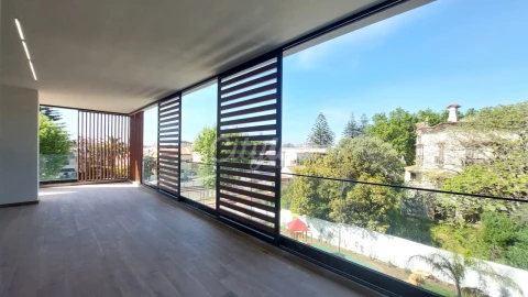 Apartamento T4 para Venda em Carcavelos e Parede