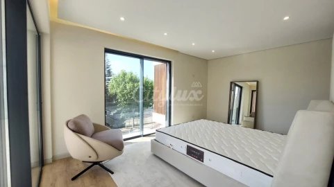 Apartamento T4 para Venda em Carcavelos e Parede