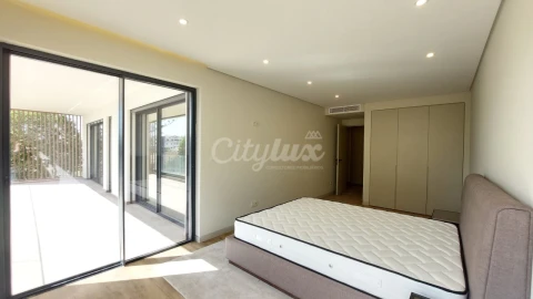 Apartamento T4 para Venda em Carcavelos e Parede