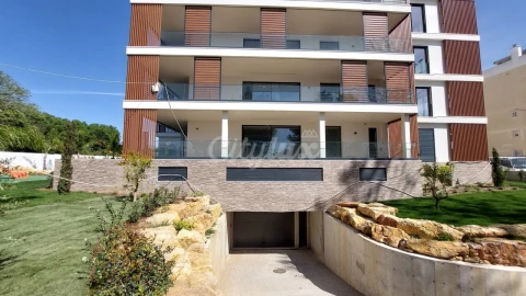 Apartamento T4 para Venda em Carcavelos e Parede
