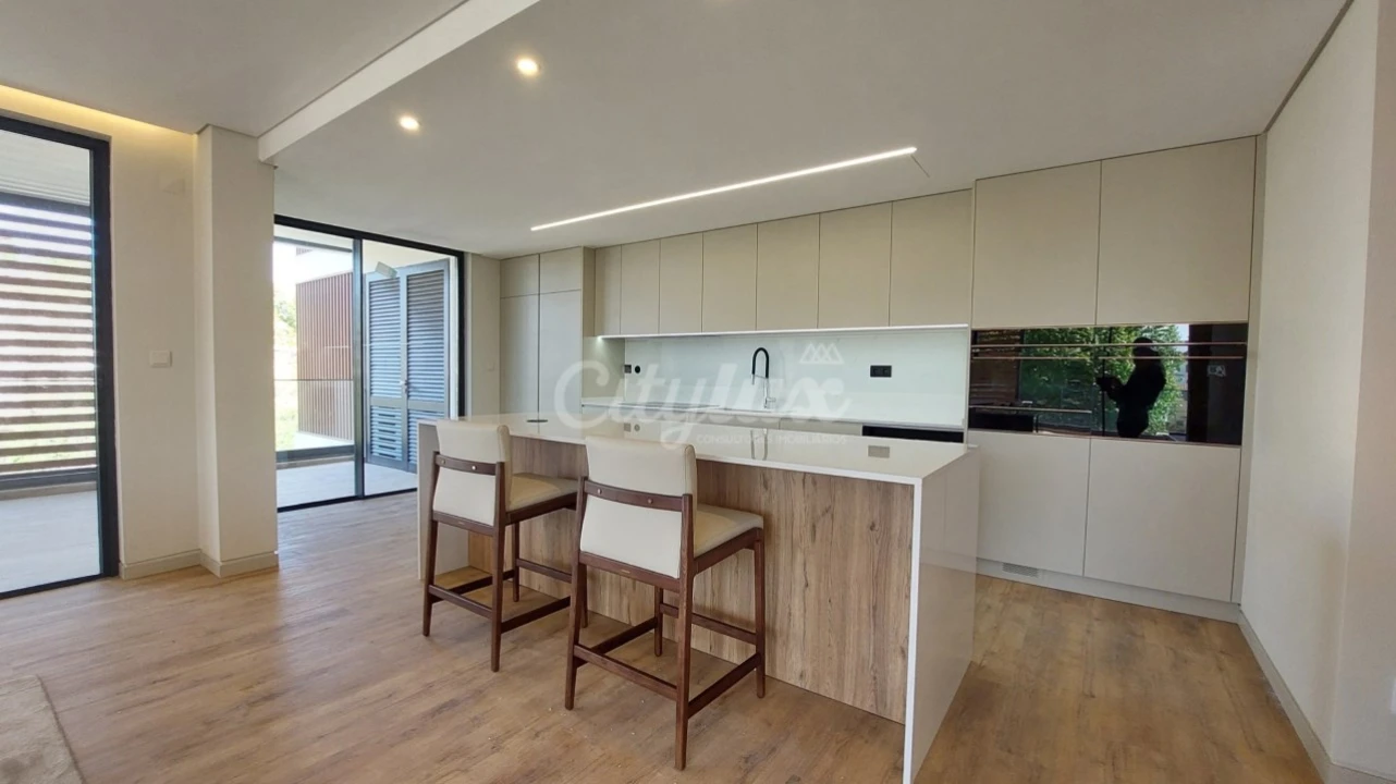 Apartamento T2 para Venda em Carcavelos e Parede Foto 6