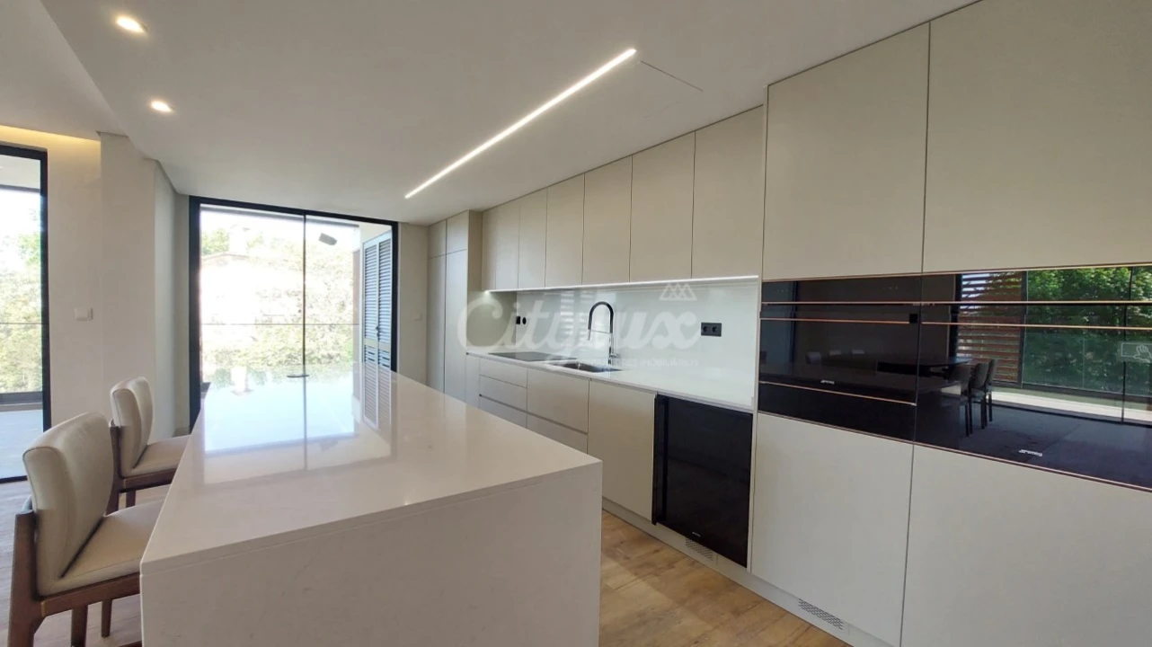 Apartamento T2 para Venda em Carcavelos e Parede Foto 7