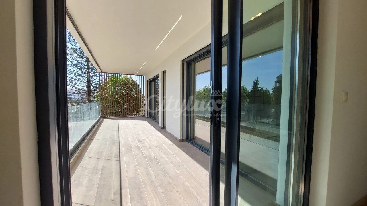 Apartamento T2 para Venda em Carcavelos e Parede Foto 8