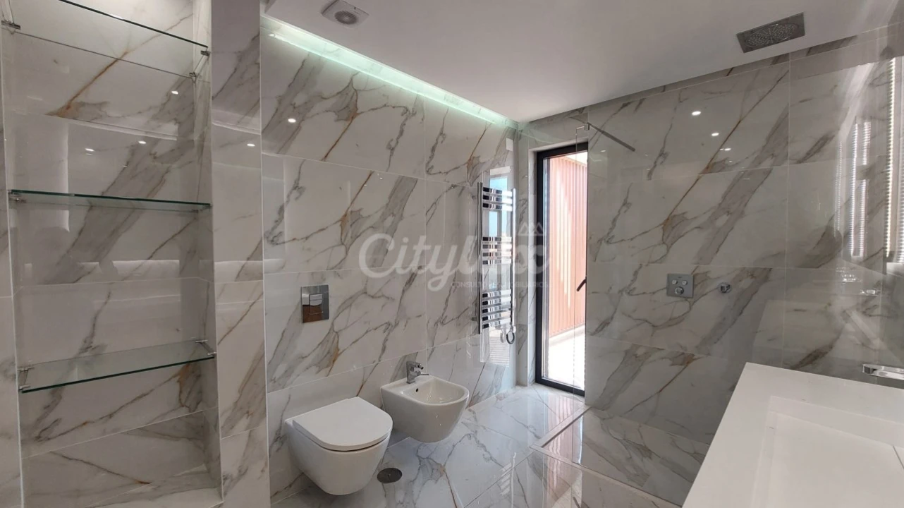 Apartamento T2 para Venda em Carcavelos e Parede Foto 13