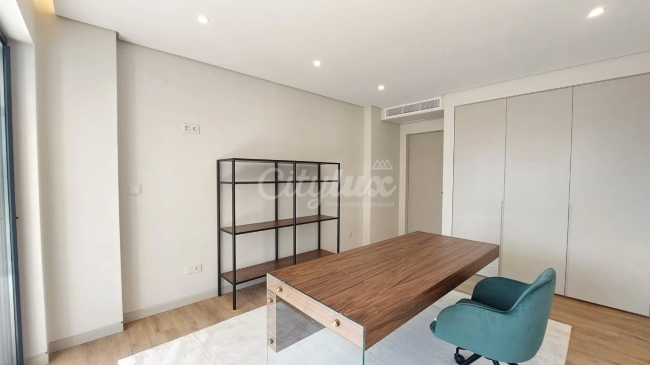 Apartamento T2 para Venda em Carcavelos e Parede Foto 15