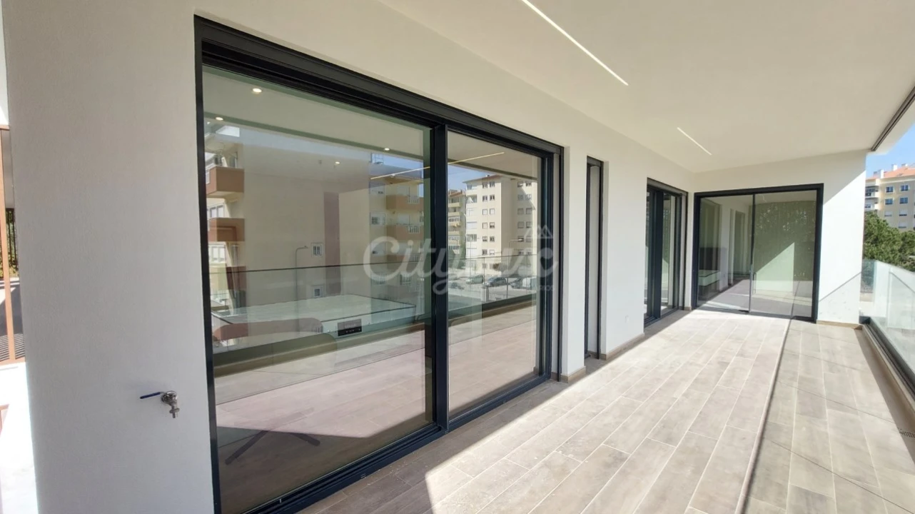Apartamento T2 para Venda em Carcavelos e Parede Foto 19