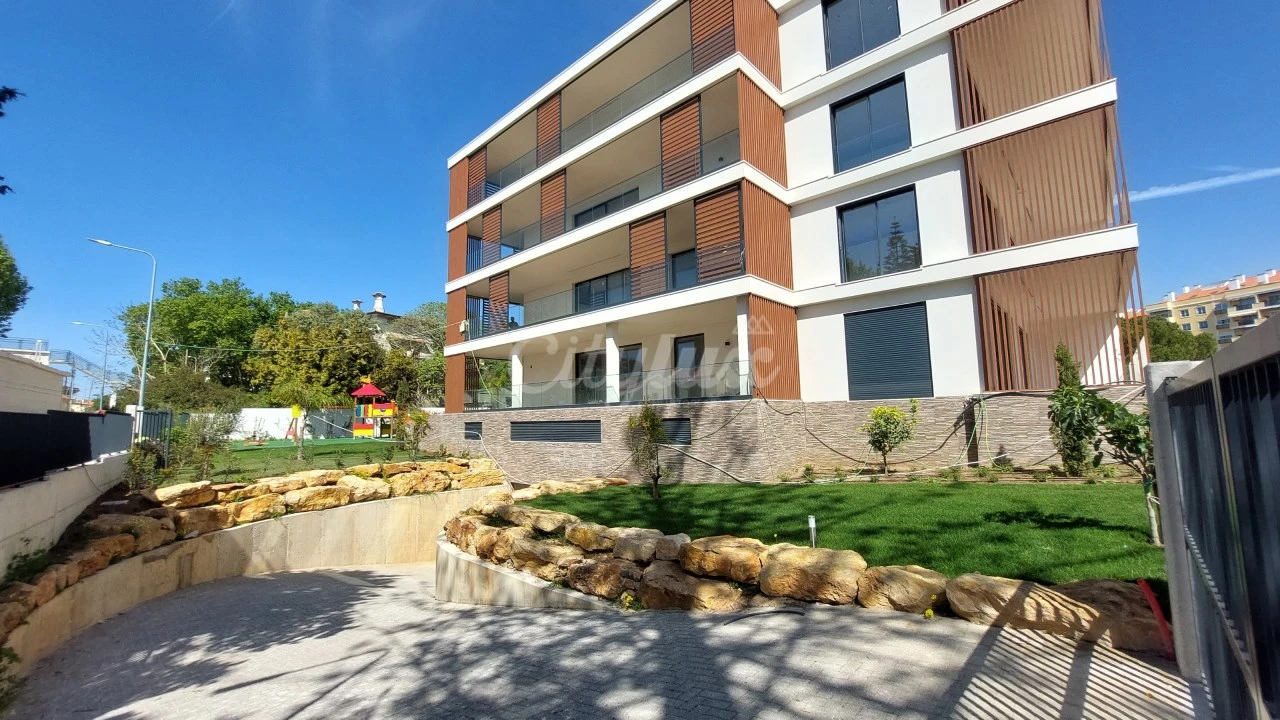 Apartamento T2 para Venda em Carcavelos e Parede Foto 28