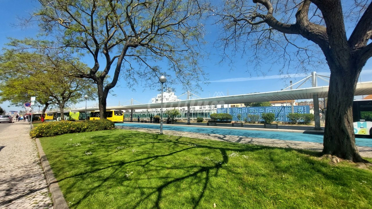 Apartamento T2 para Venda em Carcavelos e Parede Foto 30