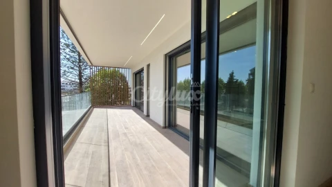 Apartamento T2 para Venda em Carcavelos e Parede