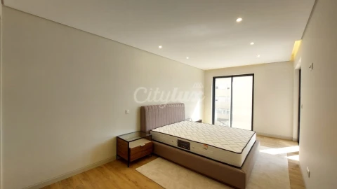Apartamento T2 para Venda em Carcavelos e Parede