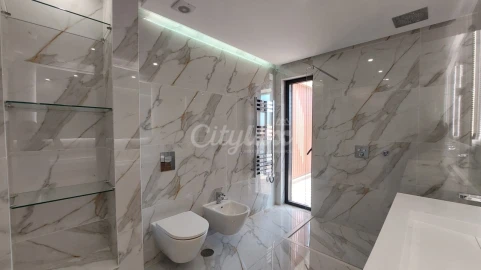 Apartamento T2 para Venda em Carcavelos e Parede