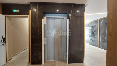 Apartamento T2 para Venda em Carcavelos e Parede