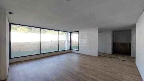 Apartamento T2 para Venda em Carcavelos e Parede