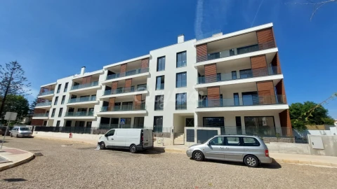 Apartamento T2 para Venda em Carcavelos e Parede