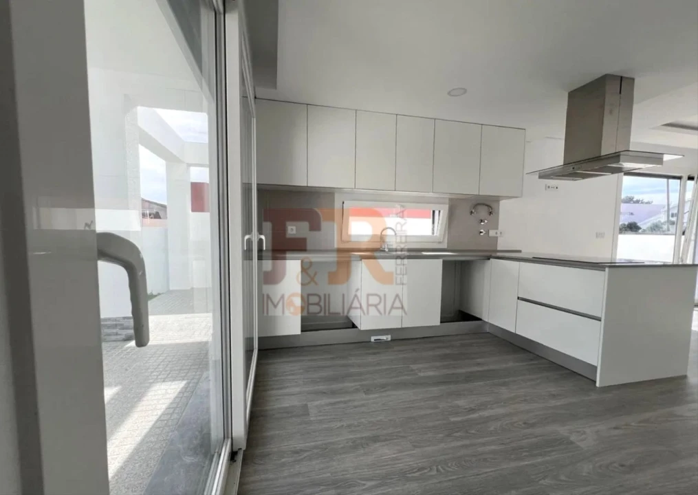 Moradia T3 para Venda em Fernao Ferro Foto 4
