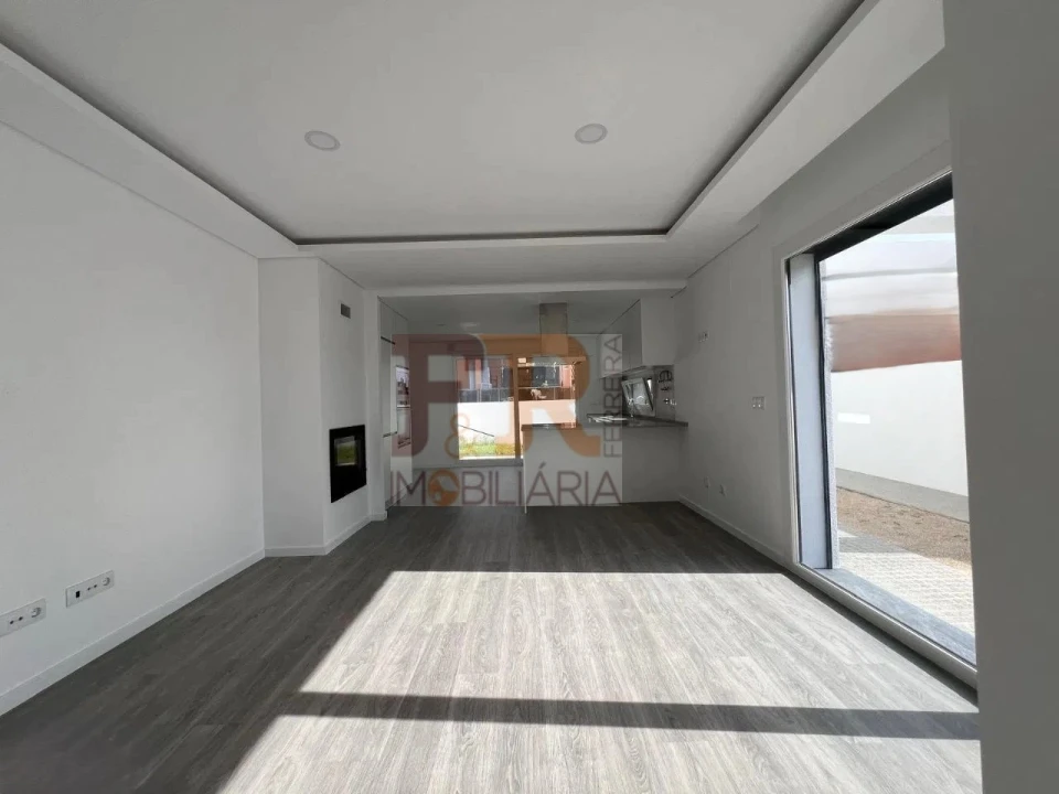 Moradia T3 para Venda em Fernao Ferro Foto 8